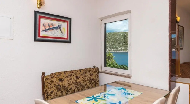 Beautiful Home in Drvenik Veliki With Wifi and 4 Bedrooms
