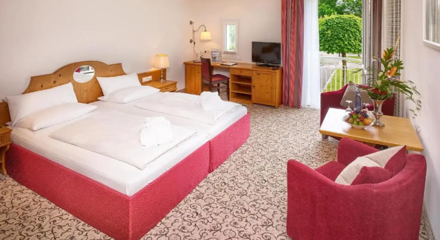Номер Comfort MAXIMILIAN Grand Hotel