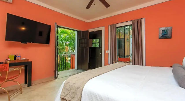 Полулюкс Casa Jade Hotel