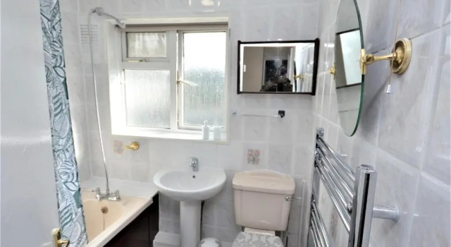 London Deluxe 3 Bedroom House with parking space, Boek Hotel Hotels in Groot-Londen met parkeren, Parkeren
