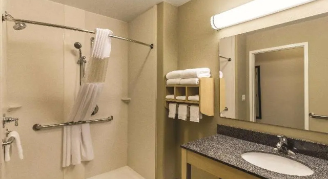 Номер Standard La Quinta by Wyndham Fargo-Medical Center