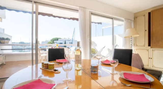 Les Marinas d'Ulysse IV, Book Hotel Le Grau-du-Roi Camargue