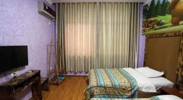 Zhangjiajie Panda Hostel, Забронировать Хостел Йонг Дин 