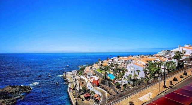 Апартаменты FRONT LiNE OCEAN ViEW 2BeD Wi-Fi YOUR HOLiDAY HOME