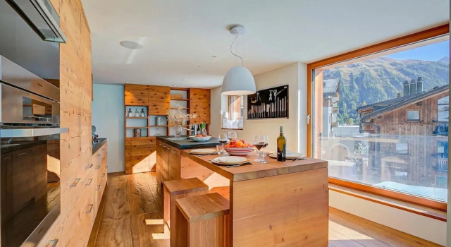Кровать в общем номере с 6 комнатами с балконом Boutique Chalet Moritz