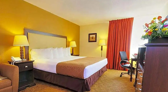 Полулюкс Village Inn Clemmons-Winston Salem, Trademark by Wyndham