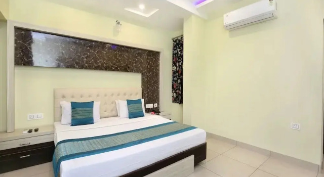 Hotel Amaze, Varaa Hotelli Zirakpur Haryana