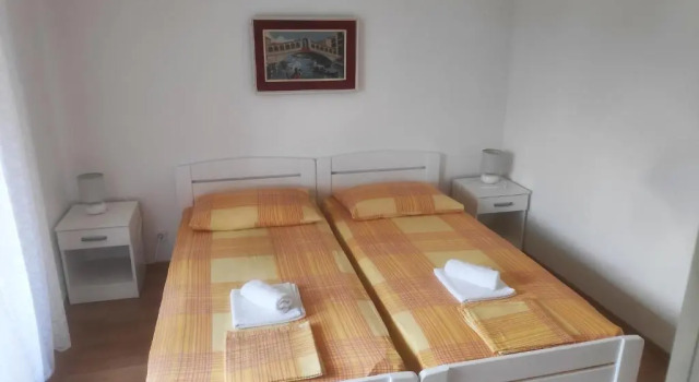 Apartments Vrsalovic