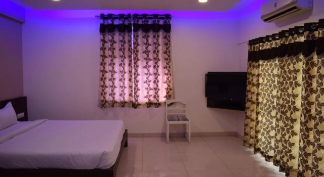 Hotel Sparkling Pearl, Забронировать Отель Отели штата Махараштры 3 звезды, 3*