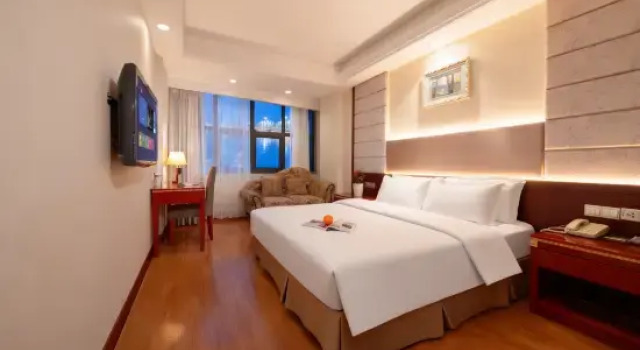 Люкс Riverside International Hotel