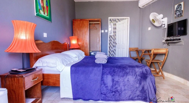 Lovely 13-bed Complex on Cape Point Beach, Bakau - Bojang River Lodge, Buchen Sie Hotel Bakau Kanifing