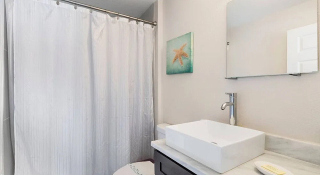 Коттедж Amazing 3bdr House w Pool