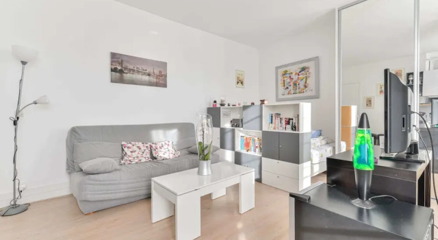 Bright And Spacious Studio Near la Défense
