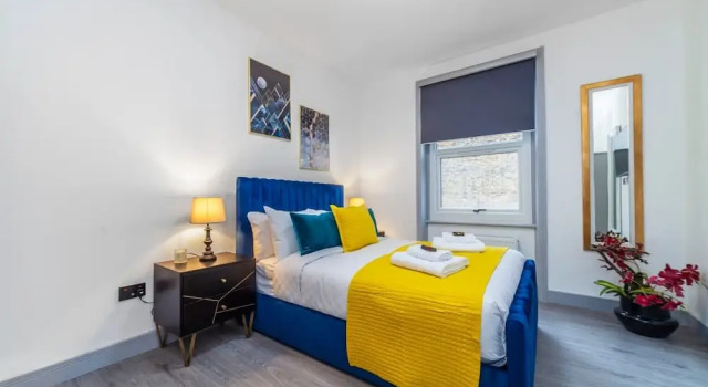 Cosy and Modern Duplex in the Heart of Earls Court, Varaa Huoneisto Asunnot kohteessa Merseyside, Huoneisto