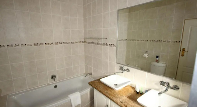 Двухместный номер Superior Whalesong Guest House
