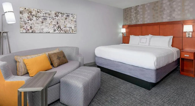 Номер Standard Courtyard Fort Wayne Downtown at Grand Wayne Convention Center