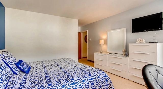 Апартаменты Centennial 1 Bedroom Condo Unit No. 11b