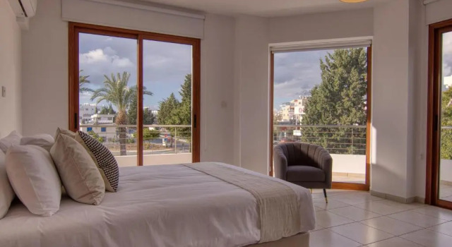 Студия Phaedrus Living City Flat Palas 102