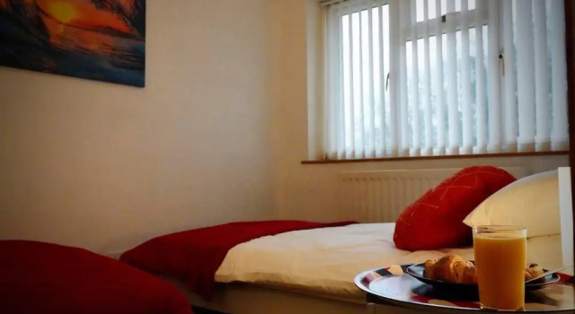 Captivating 4-bed House in Milton Keynes, 预订 酒店 米尔顿凯恩斯 白金汉郡