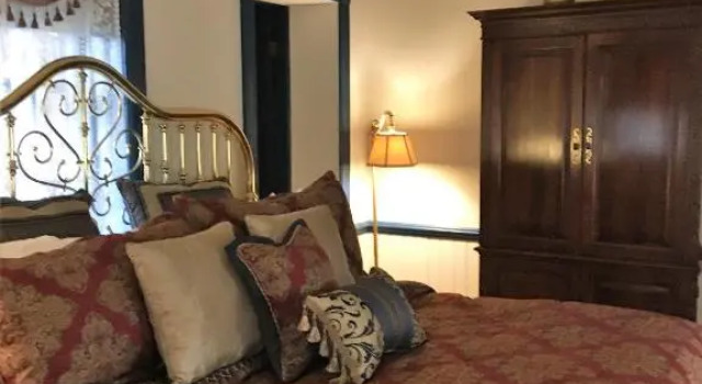 Superior Zimmer Parsonage Inn Bed and Breakfast