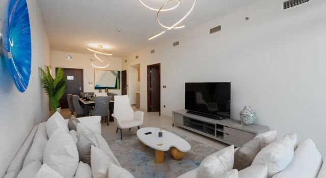 Urban 1BR Palm Apt w Beach Access, Забронировать Апартаменты/квартира Пальма Джумейра , рядом с Jumeirah Palm Tram Station
