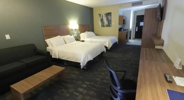 Четырёхместный люкс Holiday Inn Express & Suites Mexicali by IHG