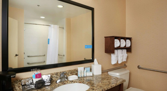 Номер Standard Clarion Pointe Cherokee