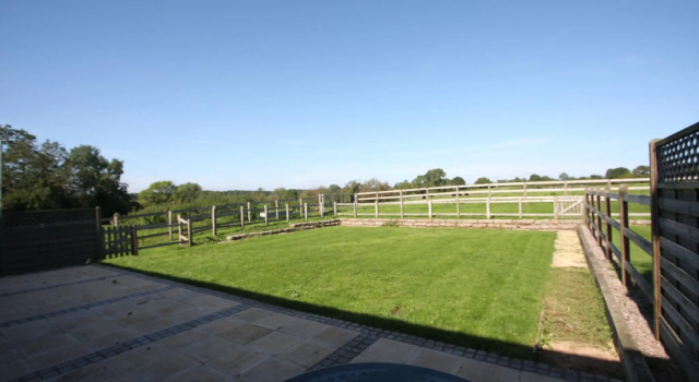 Whitley Elm Cottages, Забронировать Дом для отпуска Отели Уорикшир с парковкой, Парковка
