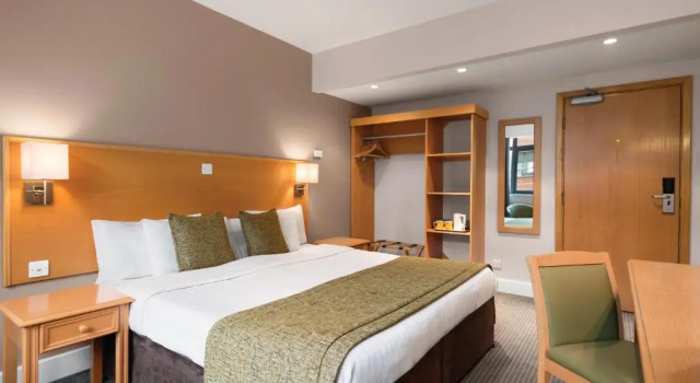 Двухместный семейный номер Standard Garner Hotel Nottingham City Centre by IHG