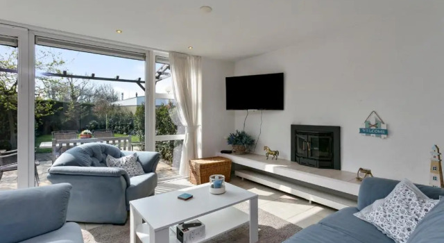 Alexanderpark 5 - Ouddorp, covered terrace, near to the beach and dunes - not for companies, Забронировать Отель Ауддорп 
