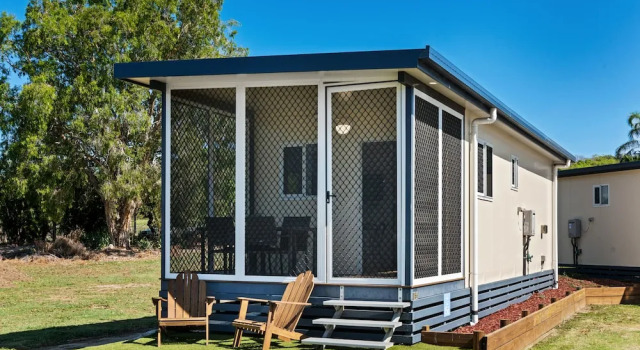 Deluxe villa med altan BIG4 Mackay Marine Tourist Park