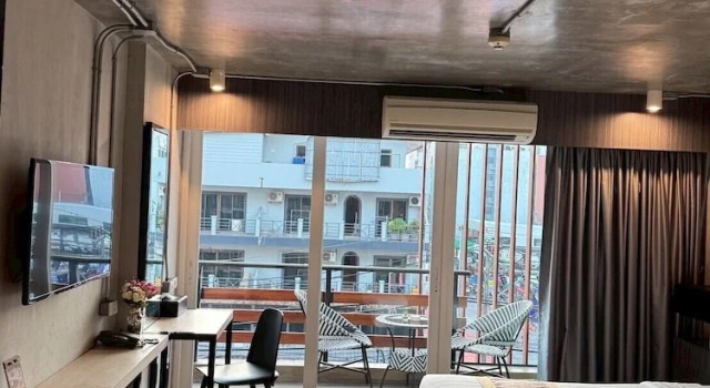 Двухместный номер Deluxe с балконом Aspira Central Patong