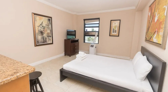 403 Ocean View Apartment Hollywood, Book Lejlighed Hoteller i Panhandle Florida med pool, Swimmingpool