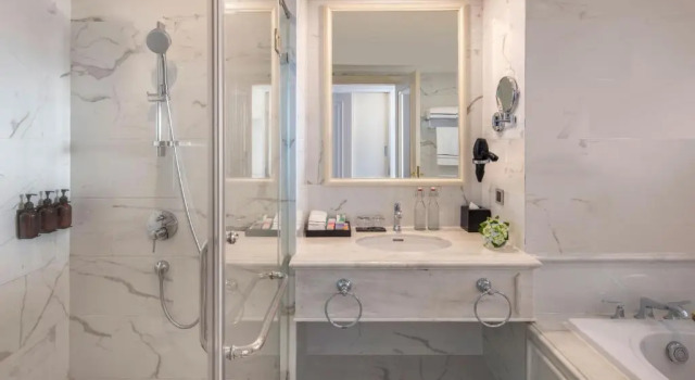Номер Deluxe с видом на реку Meliá Vinpearl Quang Binh