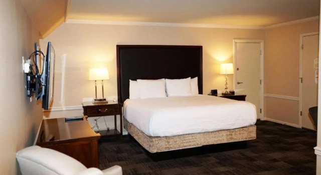 Люкс Deluxe Wingate by Wyndham Bellingham Heritage Inn