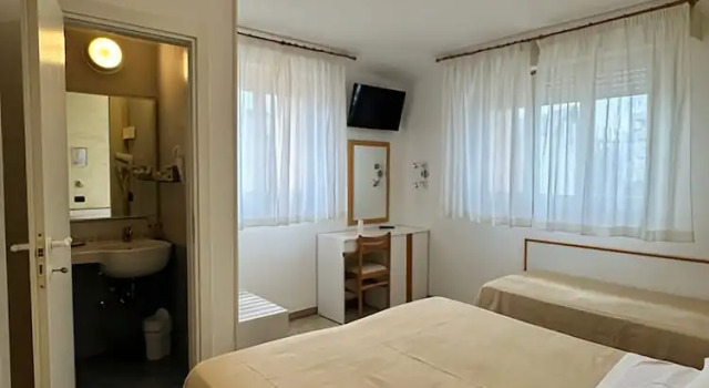 Трёхместный номер Economy Hotel Piccinelli