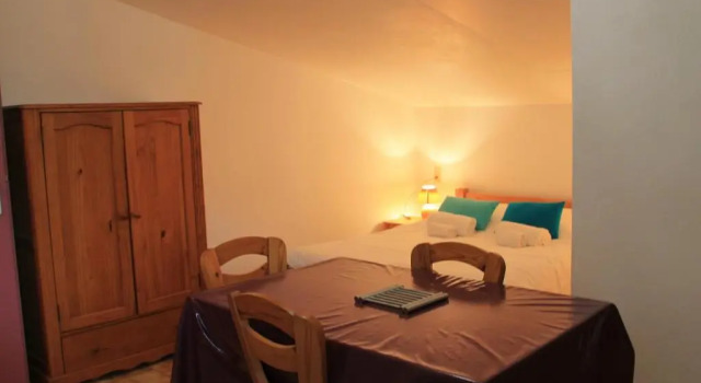 Studio near the slopes in CHAMONIX, Prenota Hotel Hotel a Alvernia con parcheggio, Parcheggio