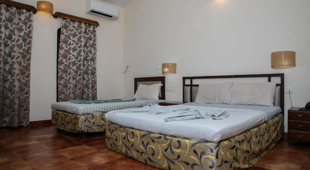 Sea Breeze Inn, Calangute Goa, Забронировать Отель Калангут Северный Гоа