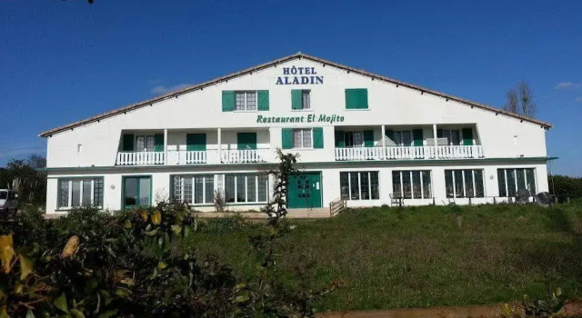 Htel Aladin Niort, Prenota Hotel Hotel a Aquitania con colazione, Colazione