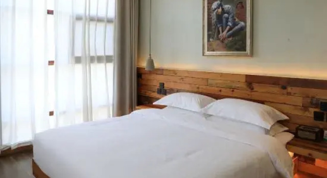Люкс с видом на внутренний двор Golden Yan’an Danyun  Hotel