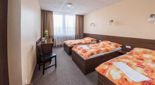 Трёхместный номер Standard City Hotel B&B, reception 24 7, 800m od-from R1, free parking