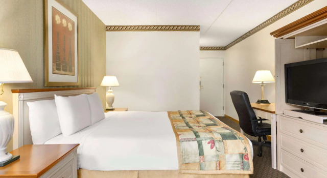 Двухместный номер Standard Travelodge by Wyndham Owen Sound ON