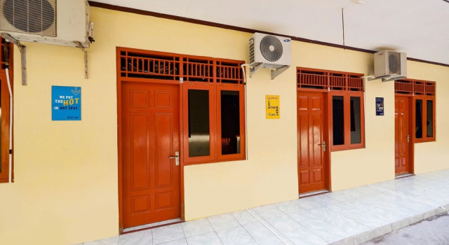 Griya Widya Syariah by OYO Rooms, Prenota Hotel Hotel a Klaten con parcheggio, Parcheggio