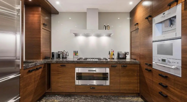 Коттедж Knightsbridge Mews House Private Mews, Harrods & Parking Included