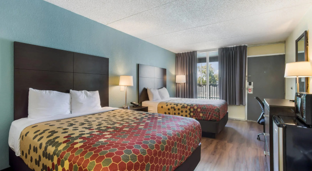 Четырёхместный номер Standard Econo Lodge Gallatin - Metro Nashville