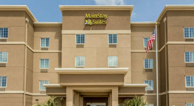 Четырёхместный люкс MainStay Suites Midland