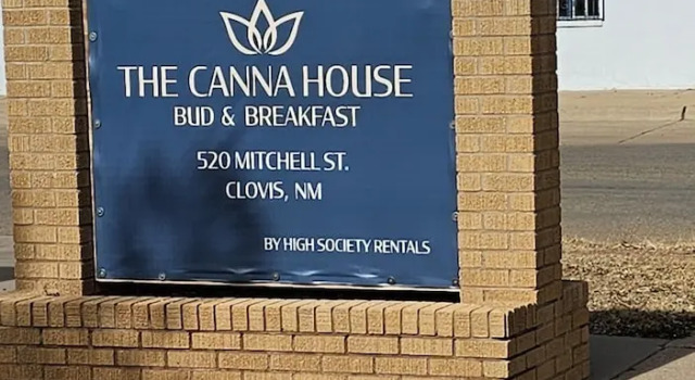 The Canna House by High Society Rentals, Varaa Bed and Breakfast Clovis New Mexico