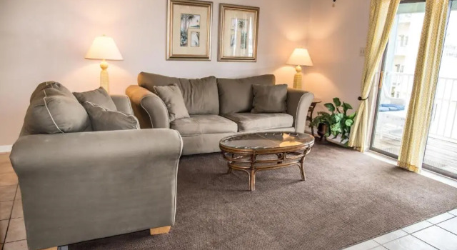 Beautiful 3 Bedroom BEACHFRONT Condo (F3) - Sleeps 10, Prenota Hotel Hotel a Alabama con piscina, Piscina