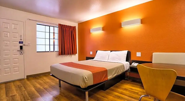 Номер Standard Super 8 by Wyndham Petaluma