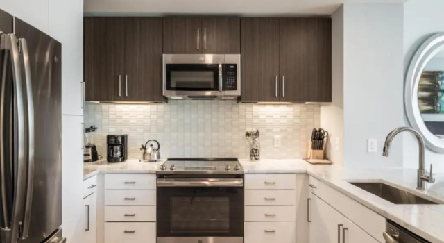 Апартаменты Deluxe Bluebird Suites Near Chevy Chase